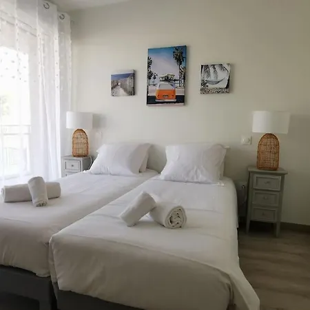 De Standing Pontaillac *