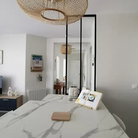 De Standing Pontaillac Ρουαγιάν